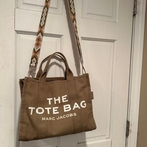 Authentic medium Marc Jacobs canvas tote w/updated strap, EUC